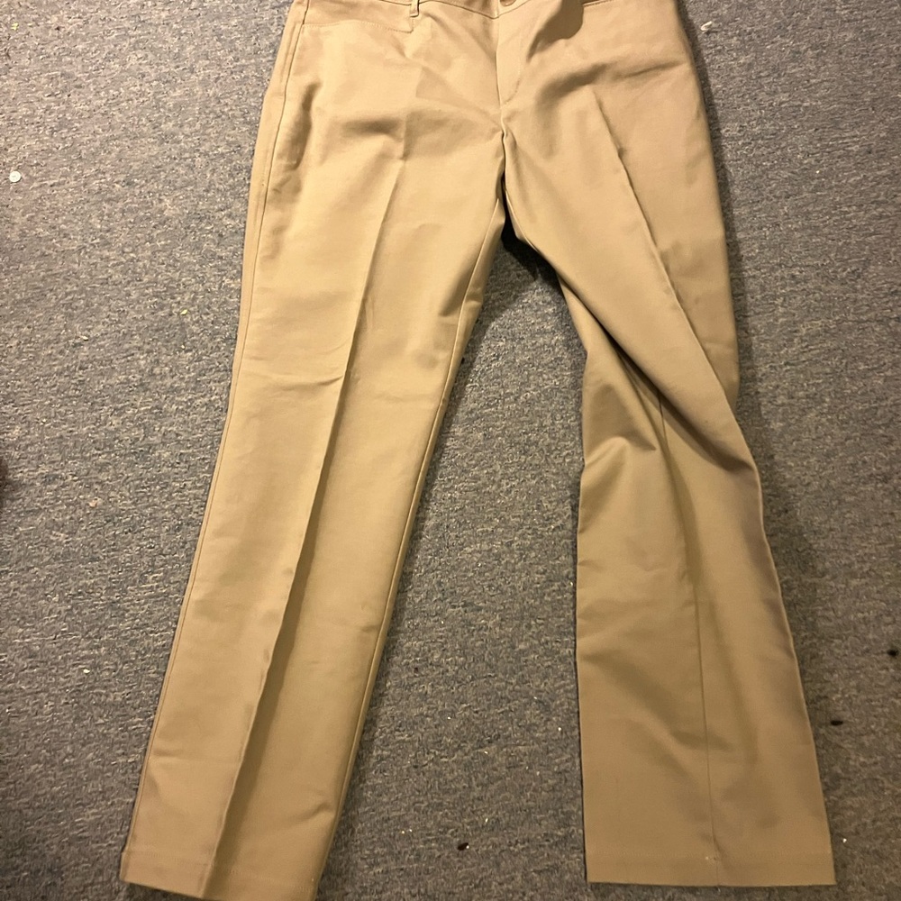 Eddie Bauer Blakely Fit khaki pants sz 14